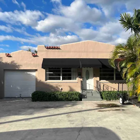 Villa 4Bed 3Bath Coral Gables Area Stunning With Hot Tub
